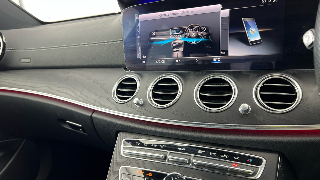 Mercedes-Benz E Class 2.0 E300de 13.5Kwh Amg Line Premium G-tronic Black #25
