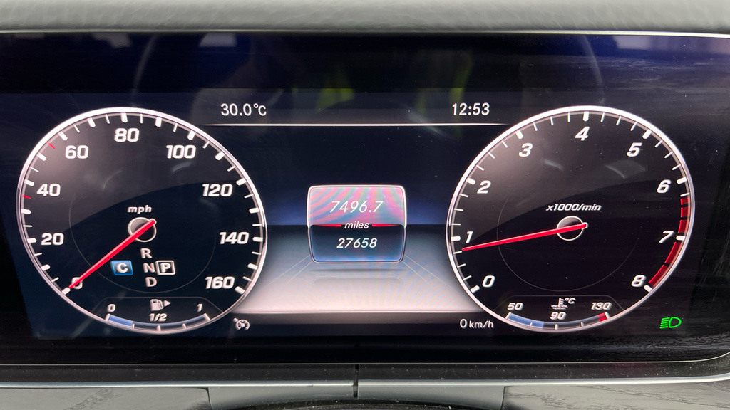 Mercedes-Benz E Class 2.0 E300de 13.5Kwh Amg Line Premium G-tronic Black #26