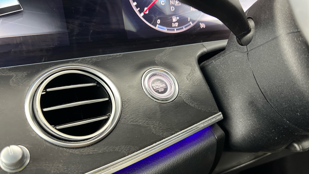 Mercedes-Benz E Class 2.0 E300de 13.5Kwh Amg Line Premium G-tronic Black #24