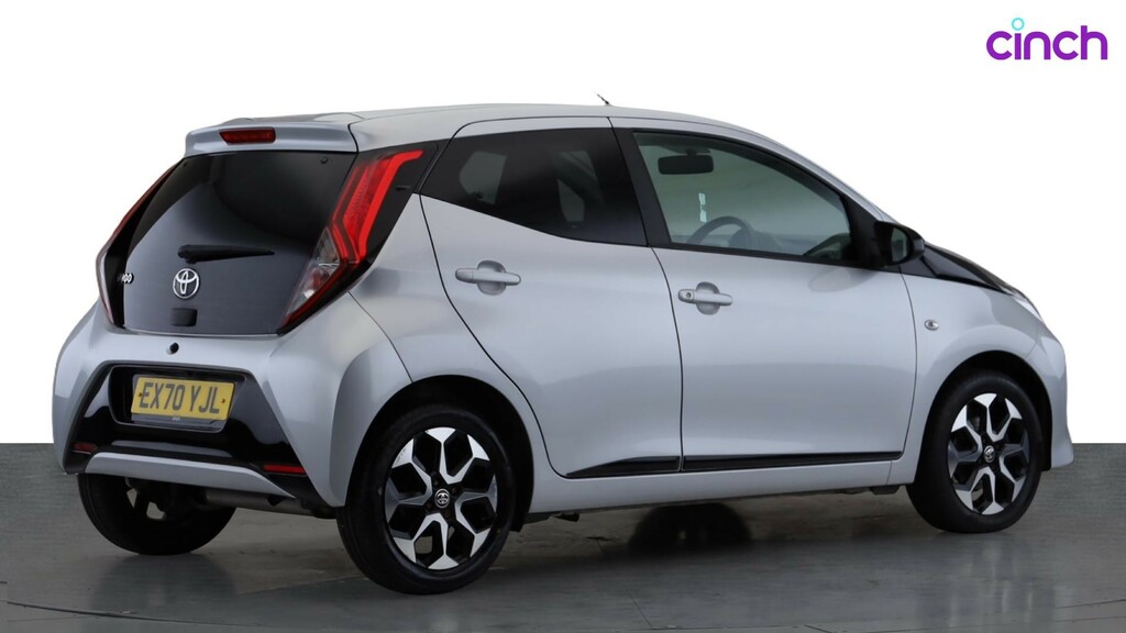 Toyota Aygo X X-play White #3