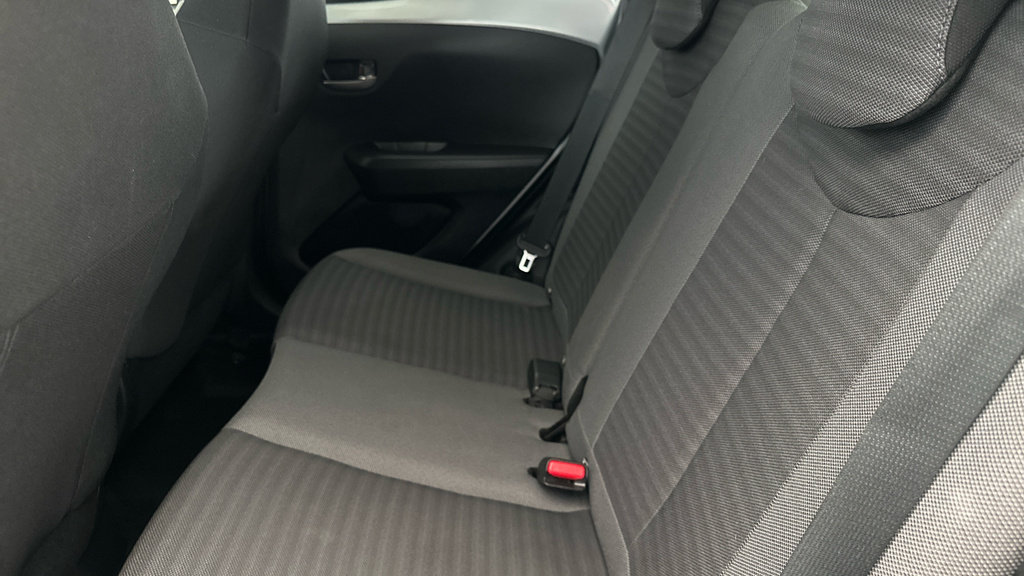 Toyota Aygo X X-play White #18