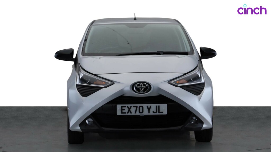 Toyota Aygo X X-play White #8