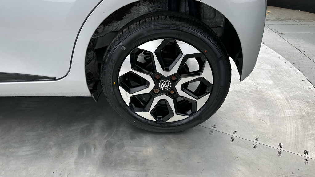 Toyota Aygo X X-play White #22