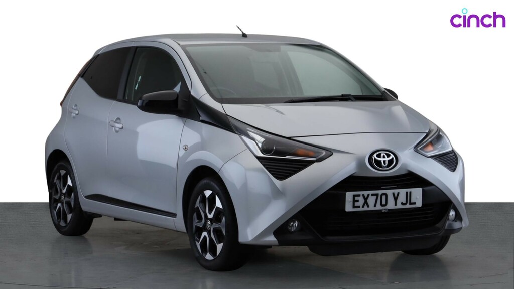 Toyota Aygo X X-play White #1