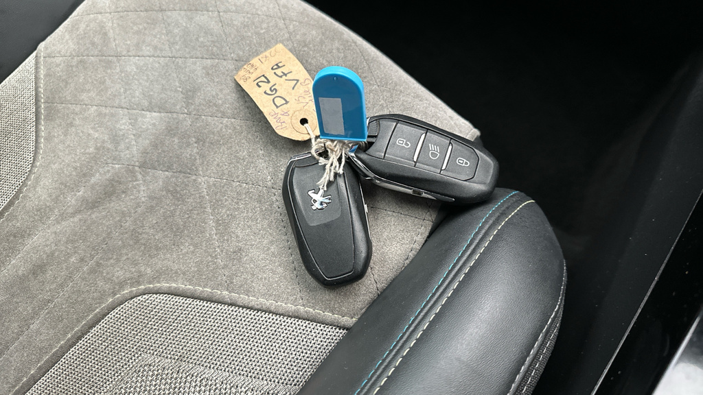 Peugeot e-2008 Gt Premium 50Kwh 135 Bhp Blue #28