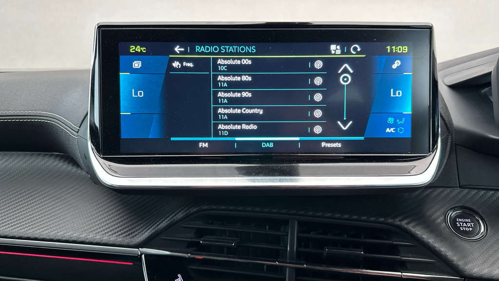 Peugeot e-2008 Gt Premium 50Kwh 135 Bhp Blue #16