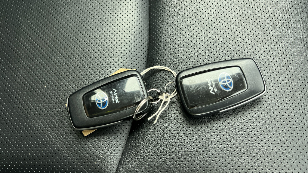 Toyota Prius Toyota Excel Phev Cvt Grey #33