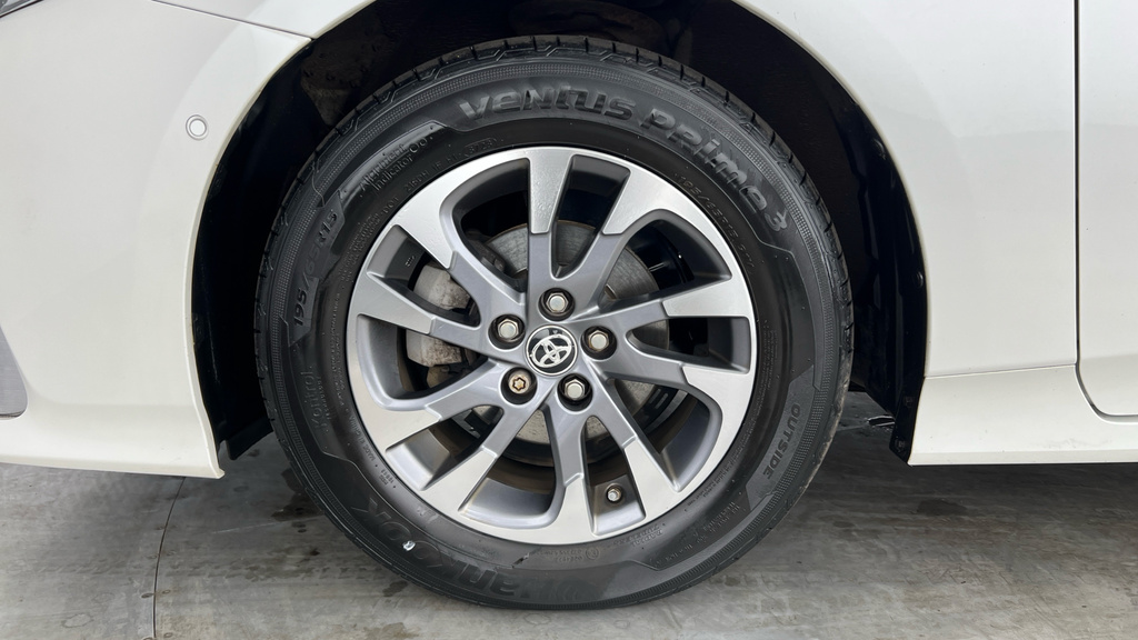 Toyota Prius Toyota Excel Phev Cvt Grey #28