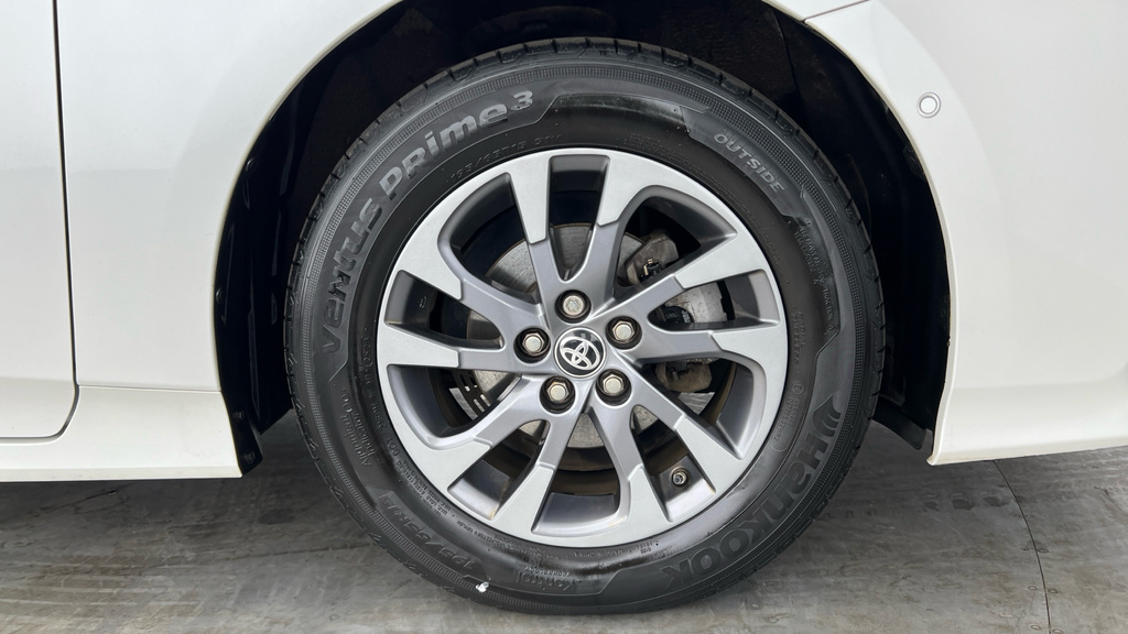 Toyota Prius Toyota Excel Phev Cvt Grey #31