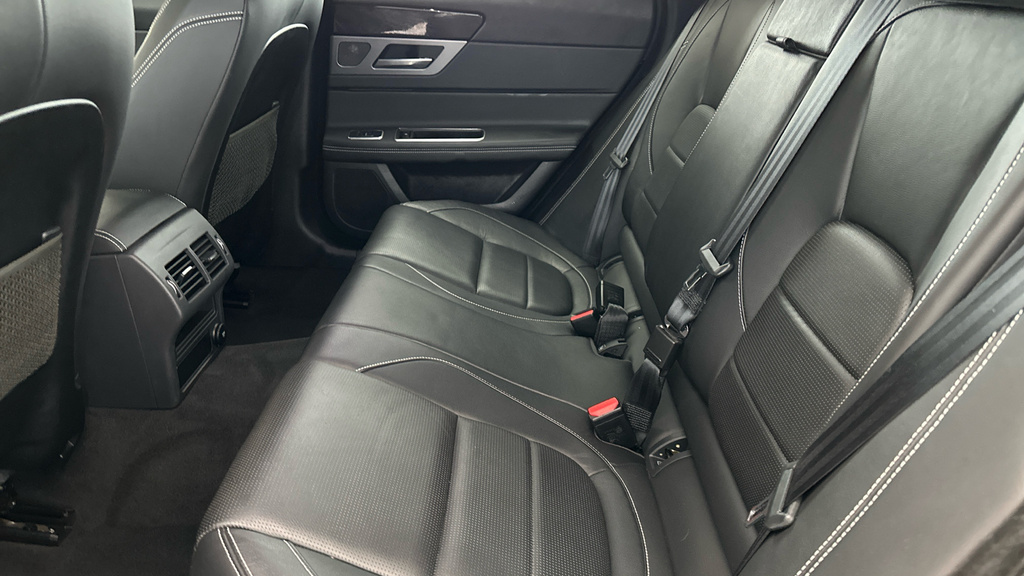 Jaguar XF Sport Black #20