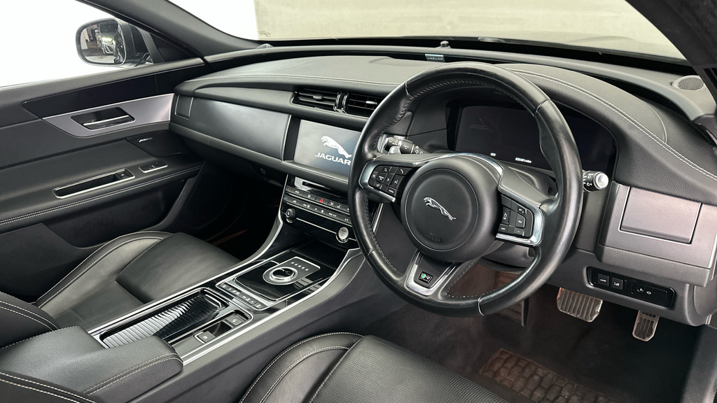 Jaguar XF Sport Black #11