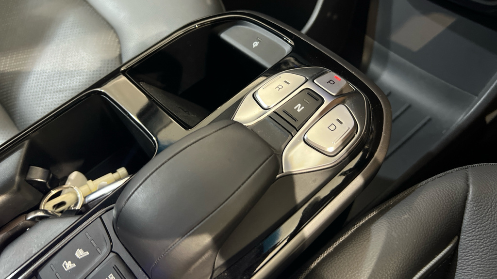 Hyundai Ioniq Premium Grey #39
