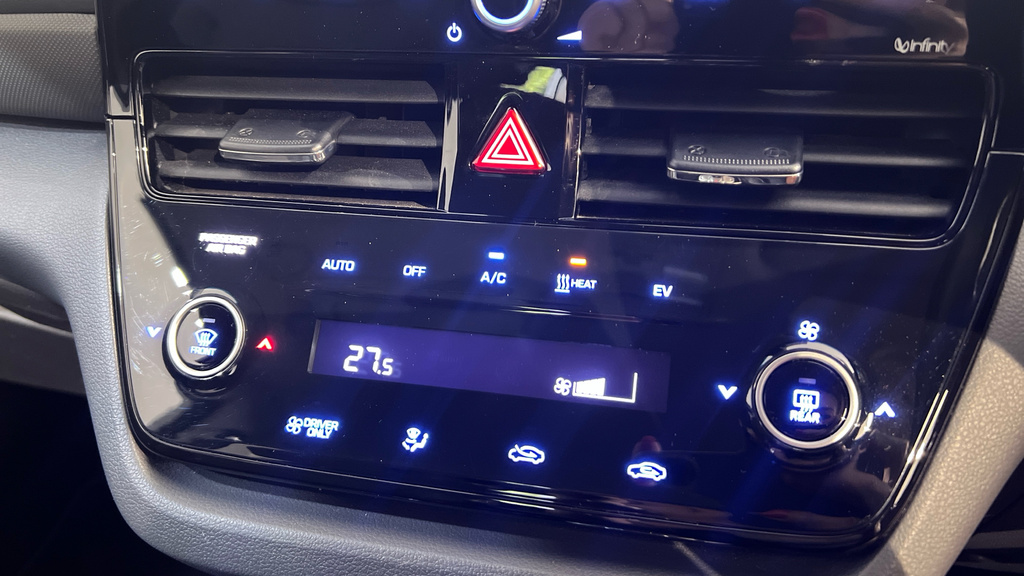 Hyundai Ioniq Premium Grey #48