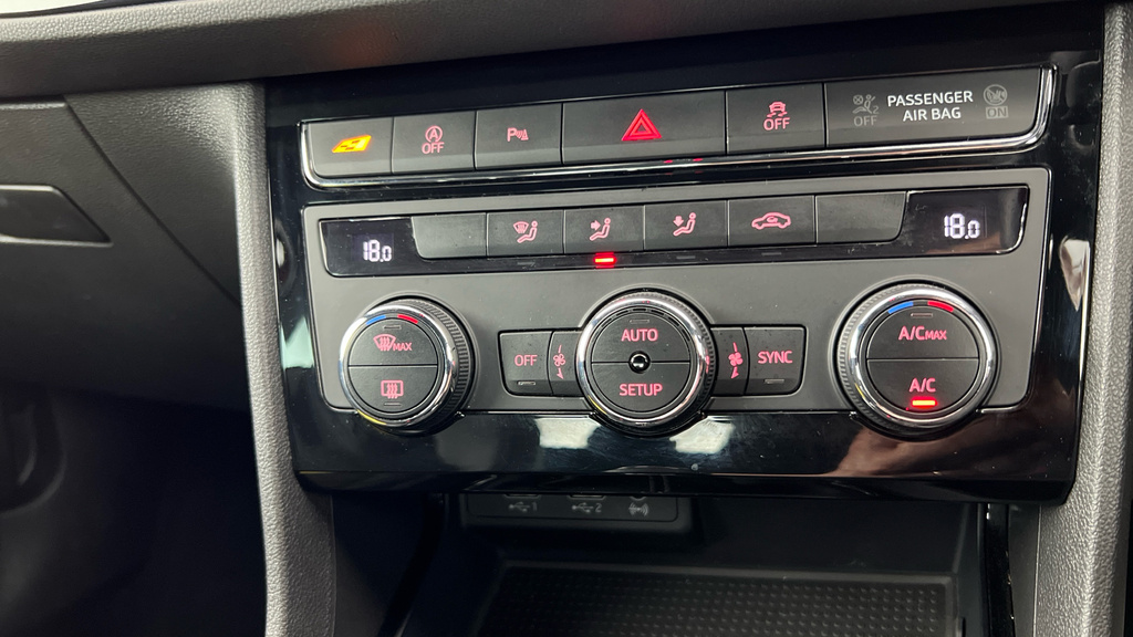Seat Leon 1.2 Tsi Se Dynamic Technology White #13