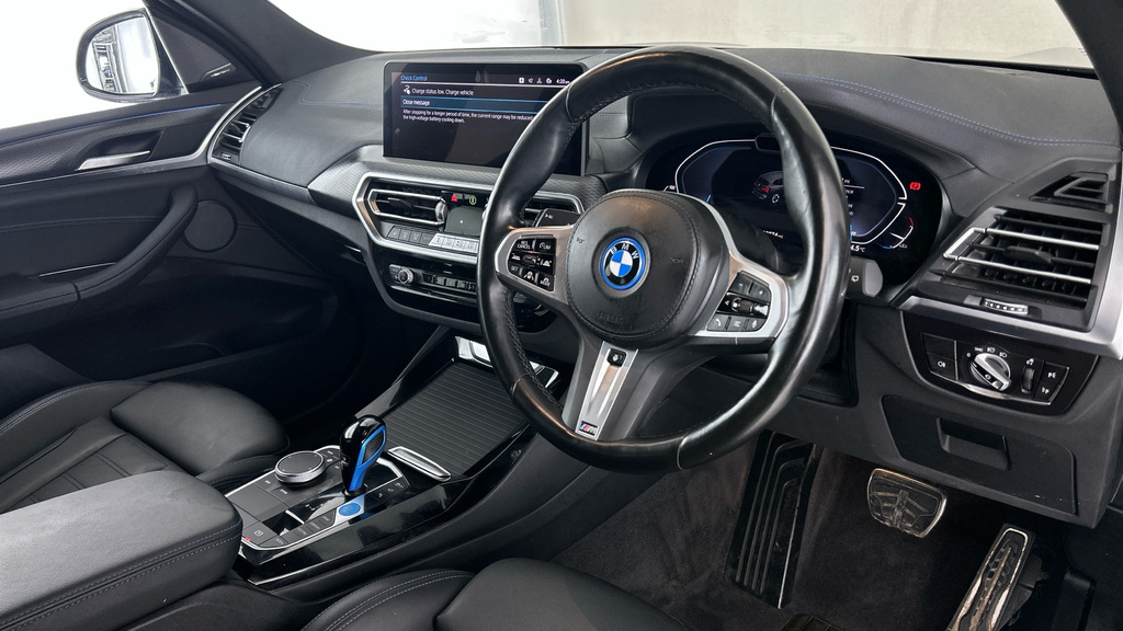 BMW iX3 Premier Edition Black #13