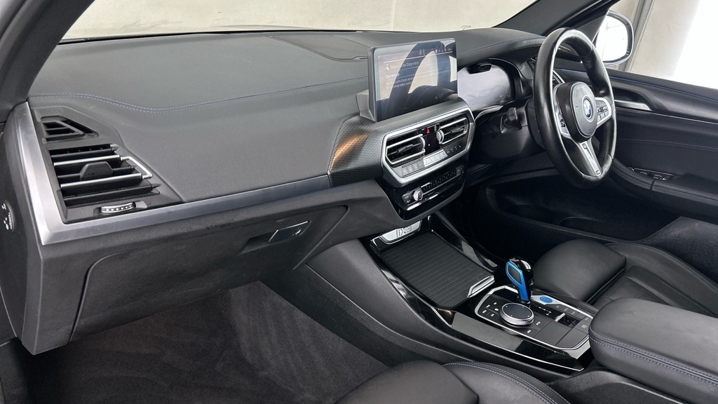 BMW iX3 Premier Edition Black #14