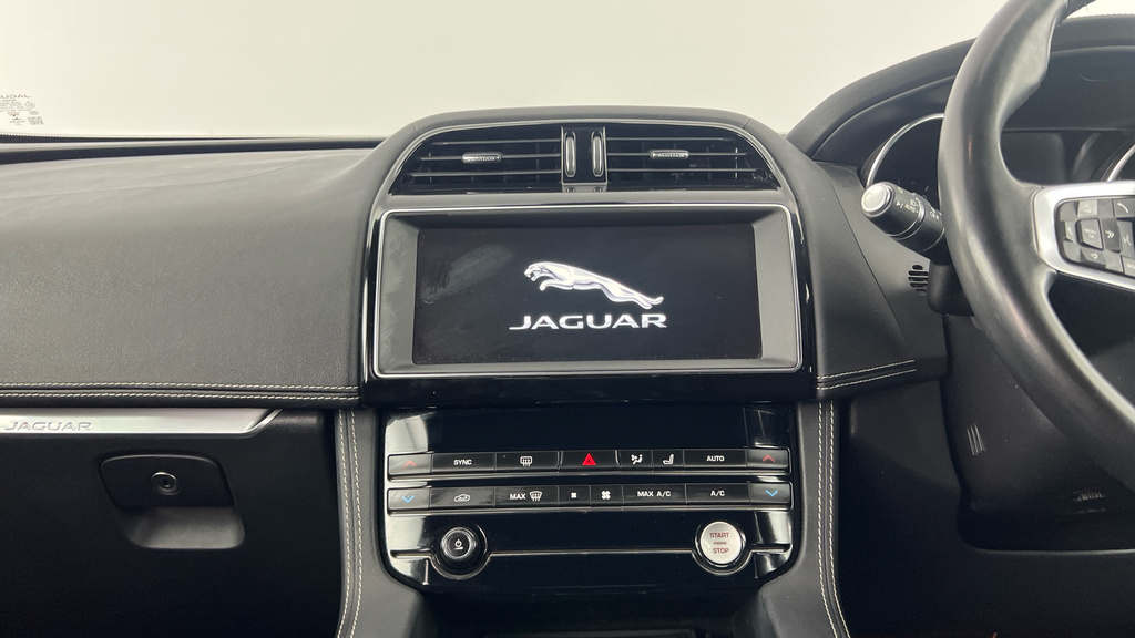 Jaguar F-Pace Chequered Flag Awd Black #18