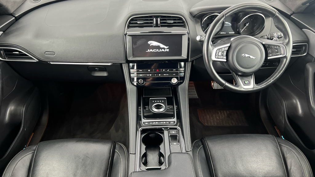 Jaguar F-Pace Chequered Flag Awd Black #17