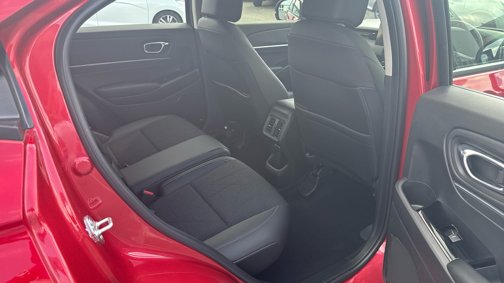 Honda Hr-V Hatchback White #29