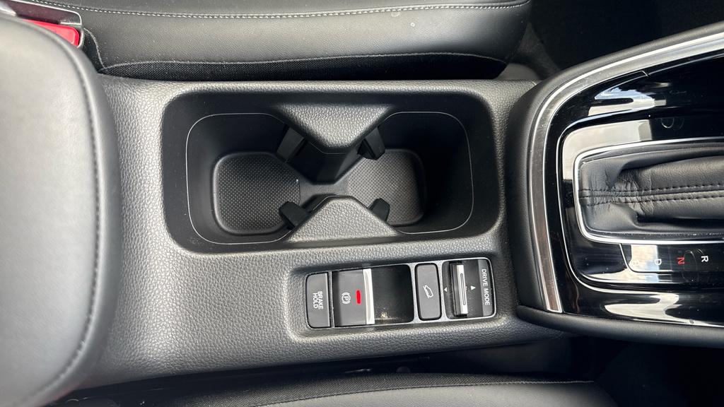 Honda Hr-V Hatchback White #41