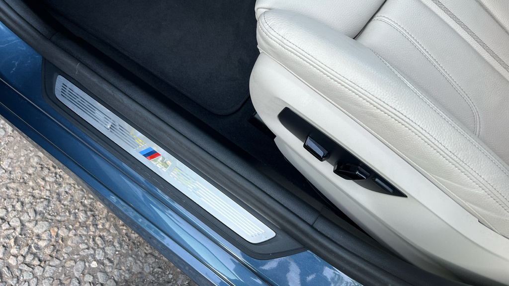 BMW 5 Series 520D M Sport Saloon Black #40