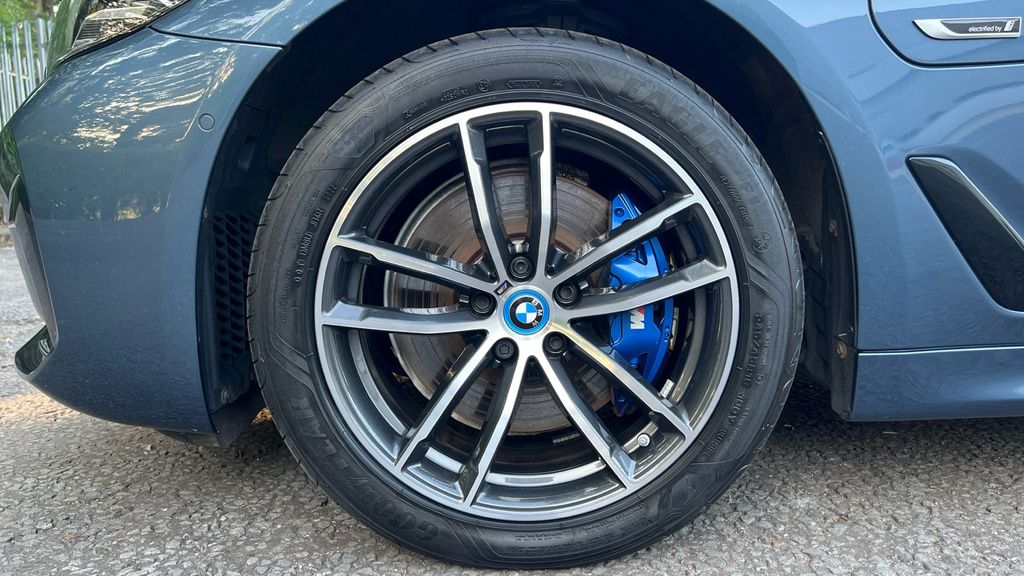 BMW 5 Series 520D M Sport Saloon Black #25