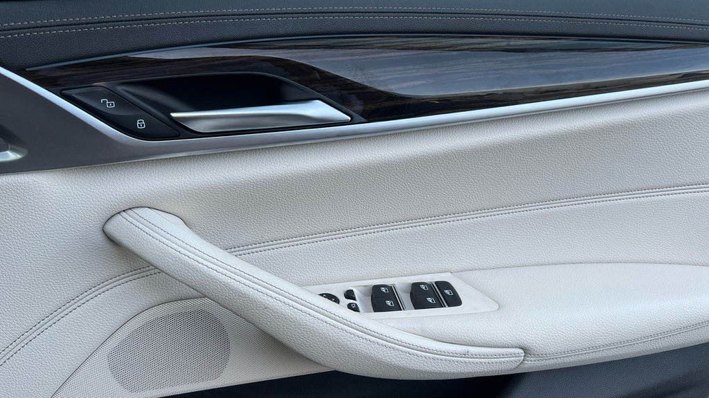 BMW 5 Series 520D M Sport Saloon Black #38