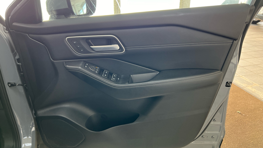 Nissan X-Trail Tekna Grey #38