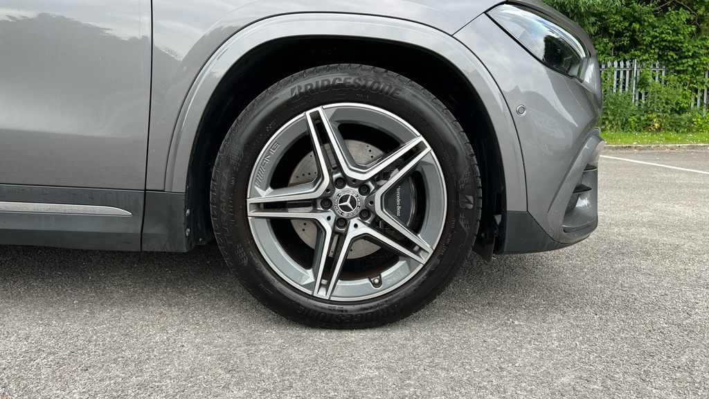Mercedes-Benz GLA Class 200 Amg Line Executive Black #25