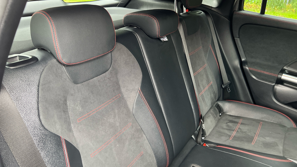 Mercedes-Benz GLA Class 200 Amg Line Executive Black #27