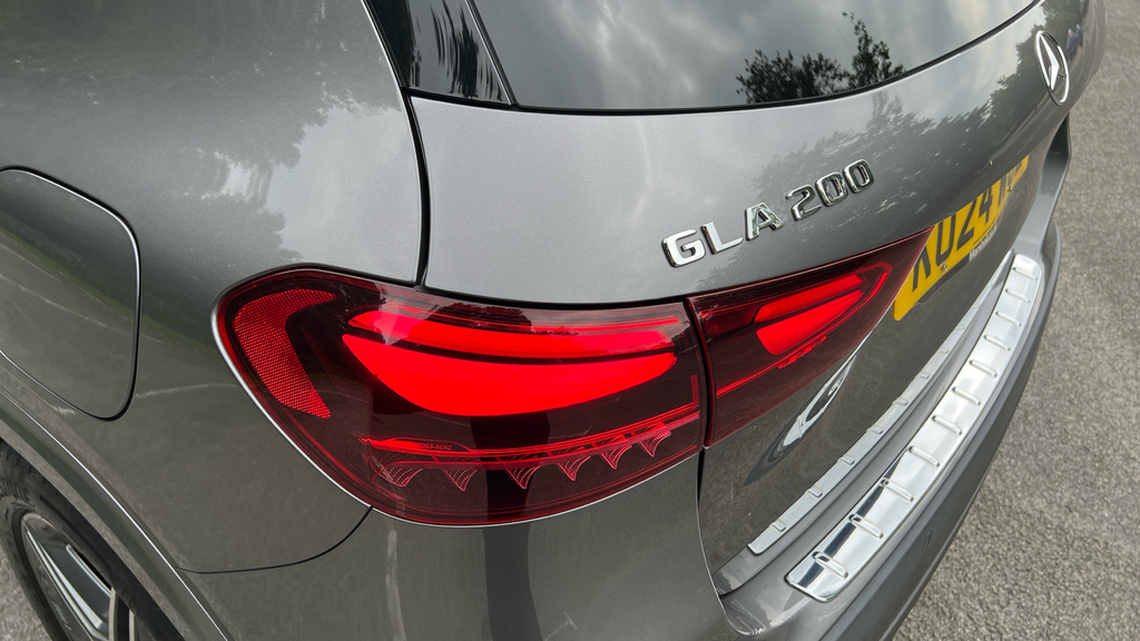 Mercedes-Benz GLA Class 200 Amg Line Executive Black #30