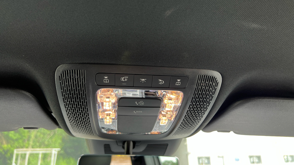 Mercedes-Benz GLA Class 200 Amg Line Executive Black #42
