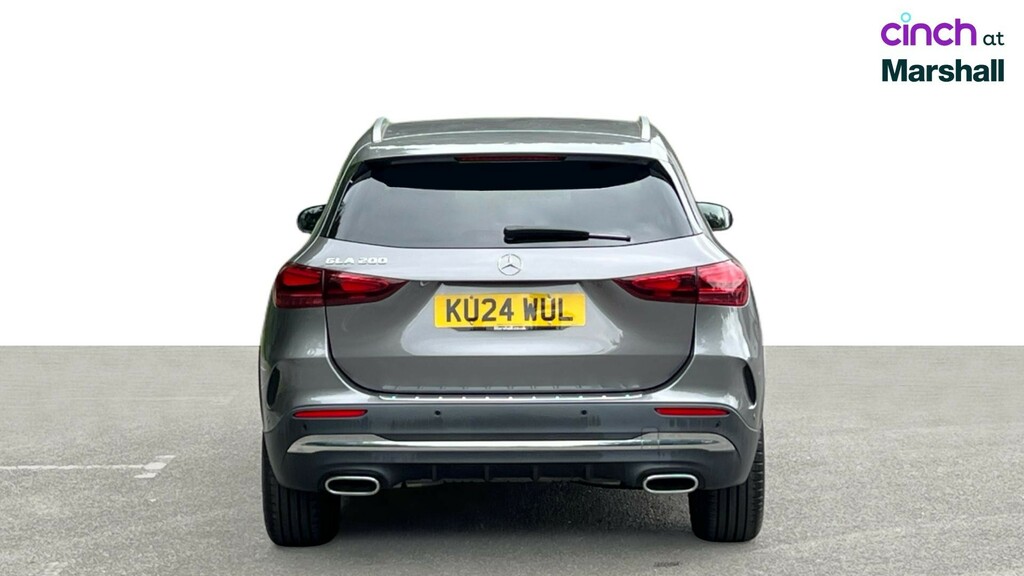 Mercedes-Benz GLA Class 200 Amg Line Executive Black #4