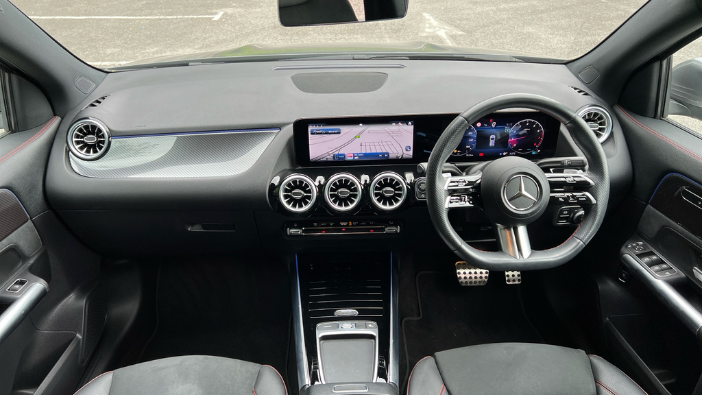Mercedes-Benz GLA Class 200 Amg Line Executive Black #12