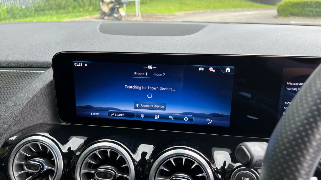 Mercedes-Benz GLA Class 200 Amg Line Executive Black #44