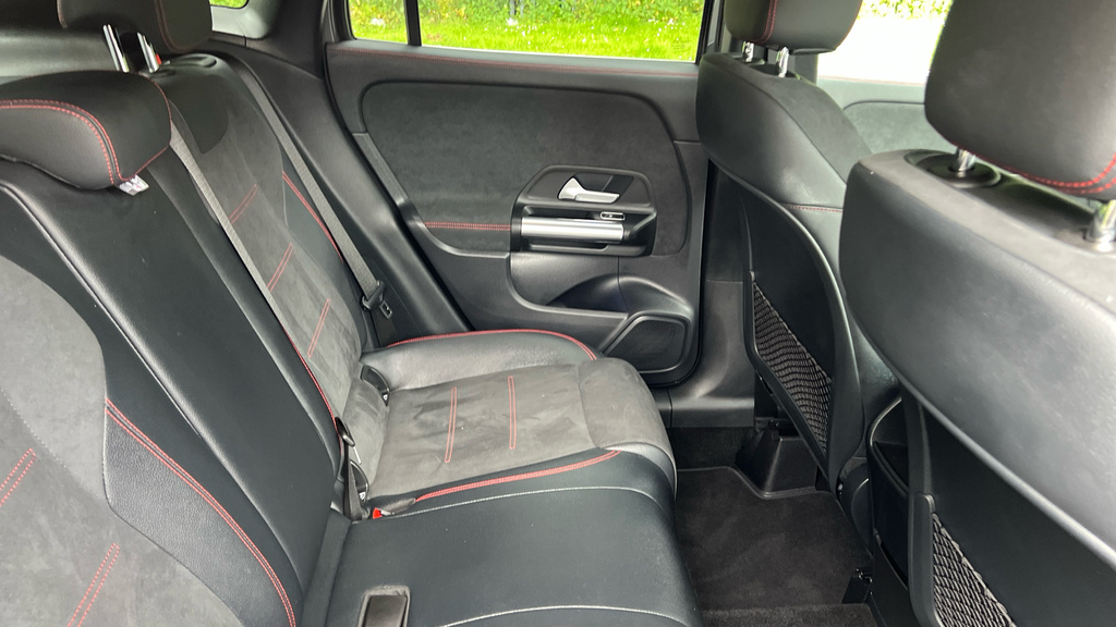 Mercedes-Benz GLA Class 200 Amg Line Executive Black #19