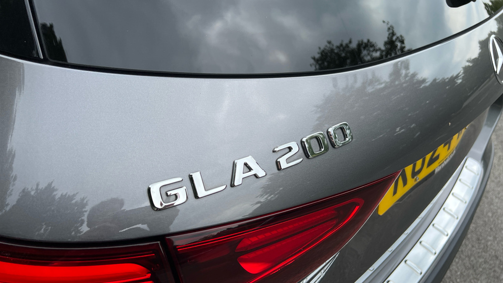 Mercedes-Benz GLA Class 200 Amg Line Executive Black #31