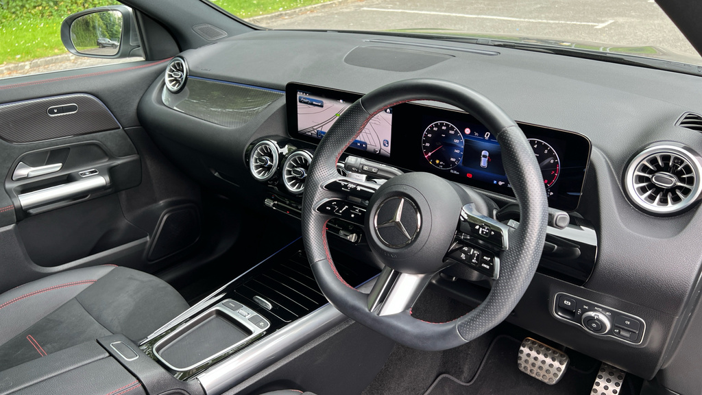 Mercedes-Benz GLA Class 200 Amg Line Executive Black #10