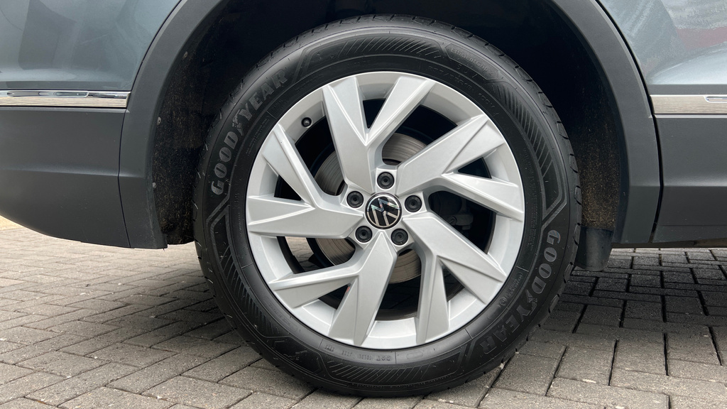 Volkswagen Tiguan Allspace Elegance Silver #26