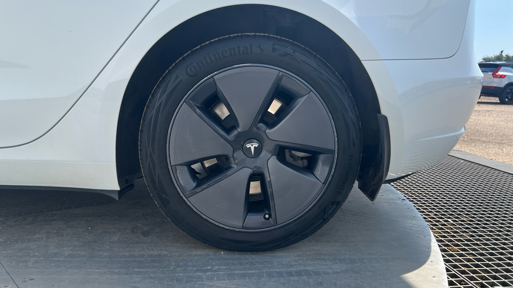 Tesla Model 3 Dual Motor Long Range 4Wde 4-Door Blue #32