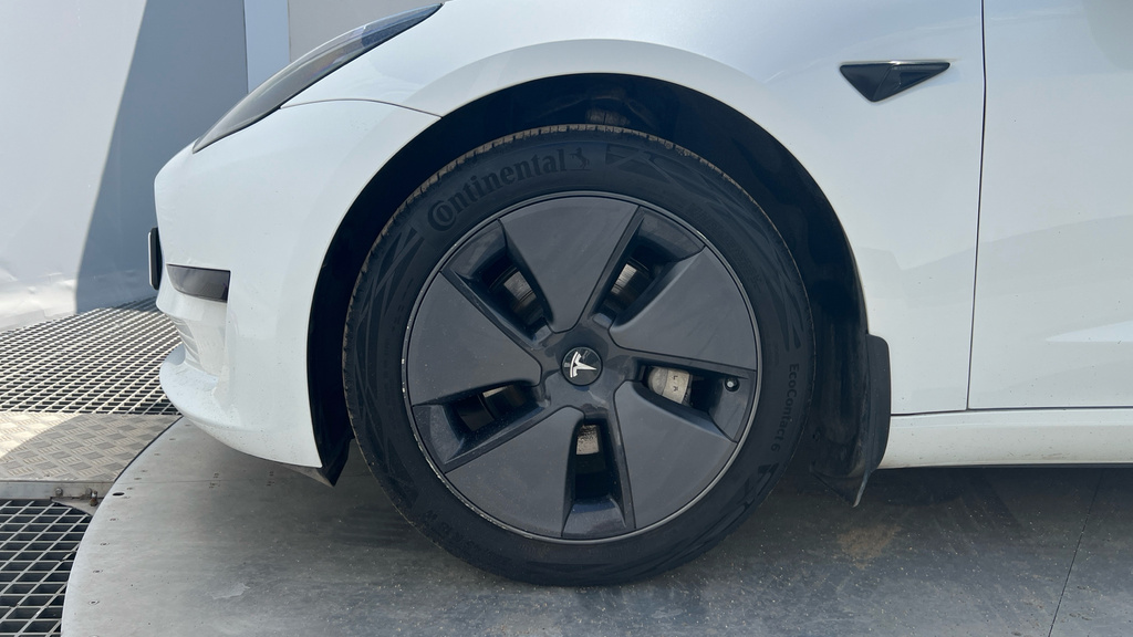 Tesla Model 3 Dual Motor Long Range 4Wde 4-Door Blue #31