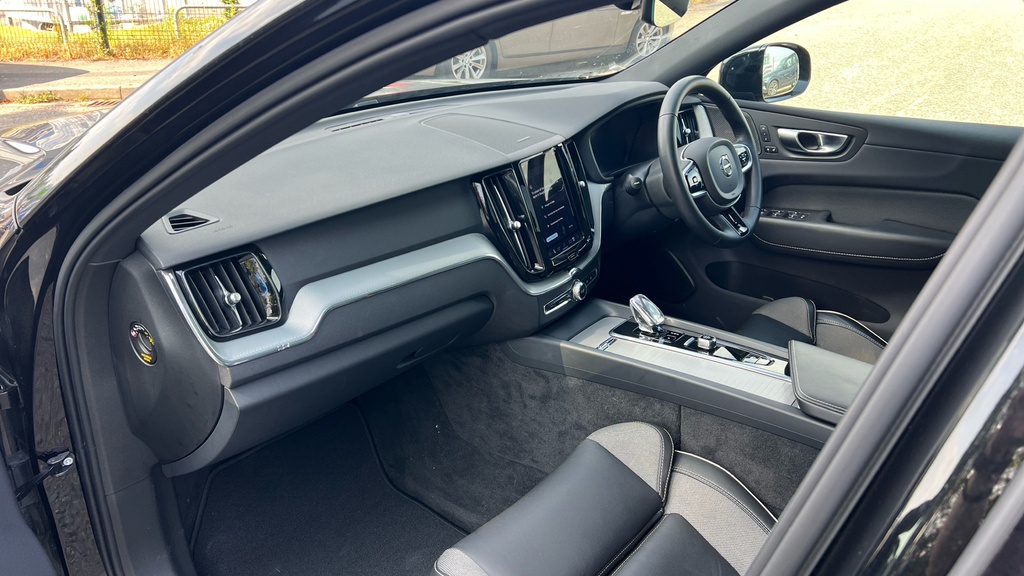 Volvo XC60 Plus Blue #10