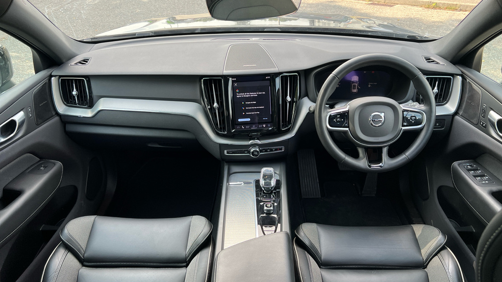 Volvo XC60 Plus Blue #11