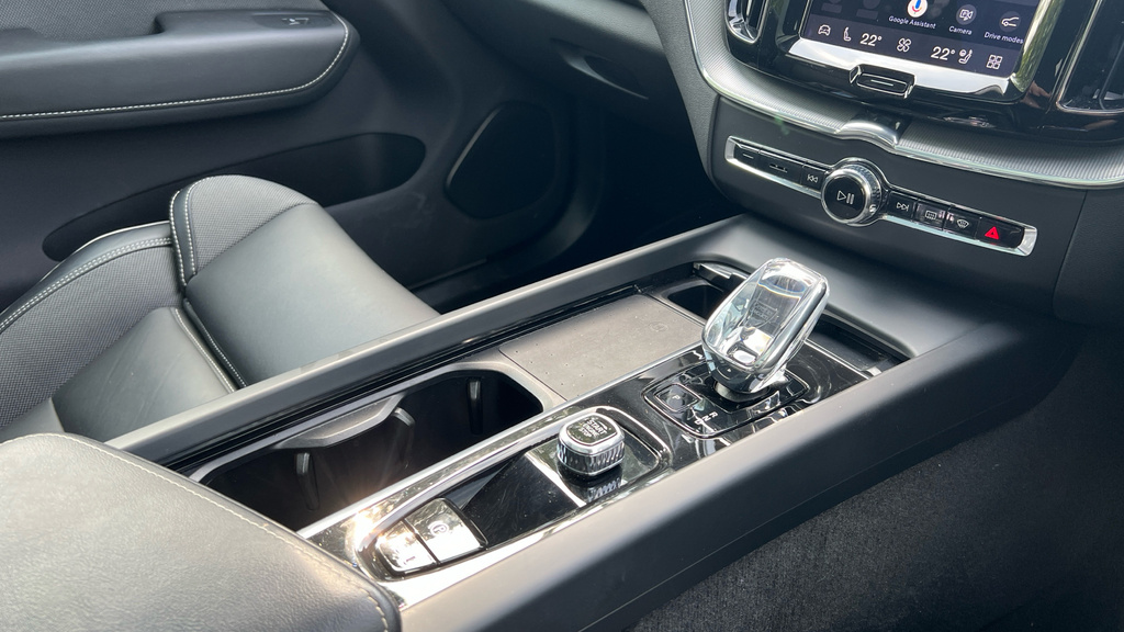 Volvo XC60 Plus Blue #34