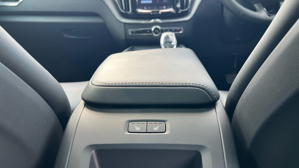 Volvo XC60 Plus Blue #39