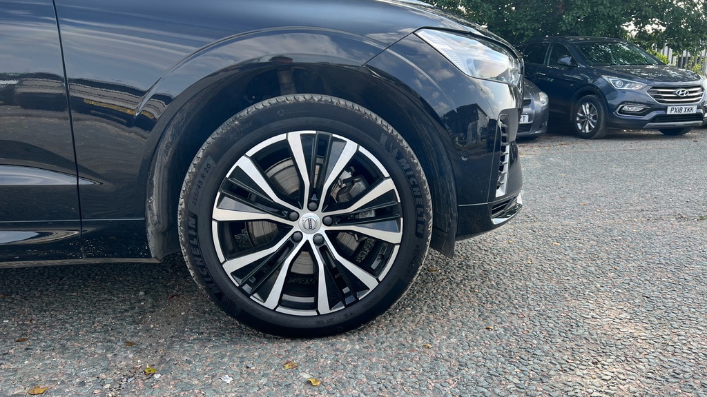 Volvo XC60 Plus Blue #20