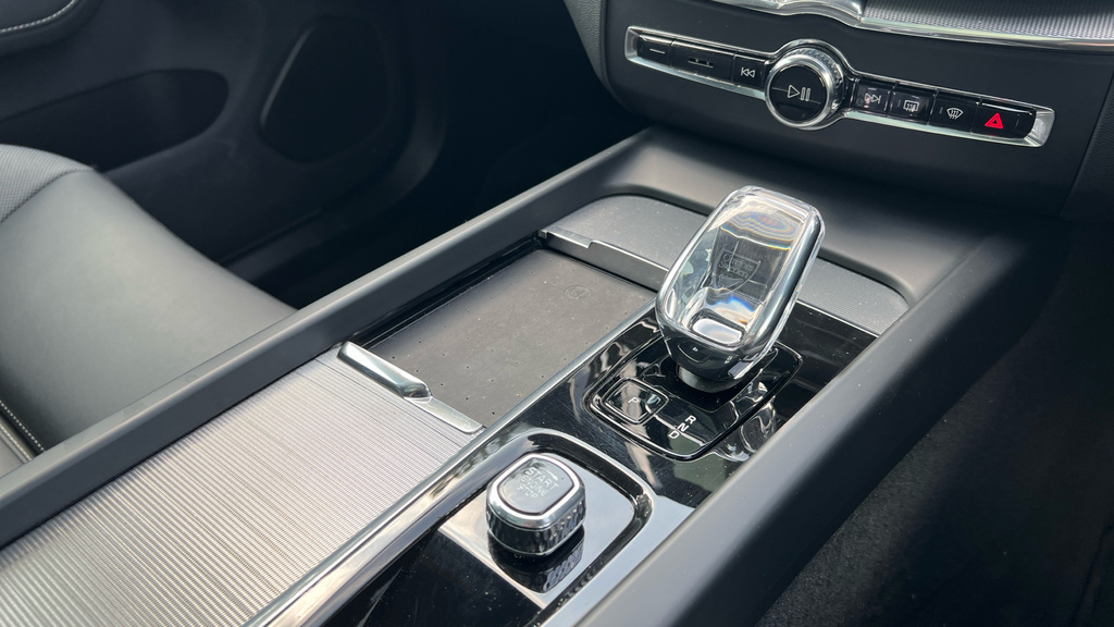 Volvo XC60 Plus Blue #14