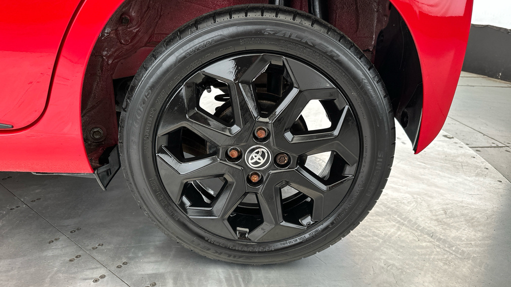 Toyota Aygo X X-play Silver #22