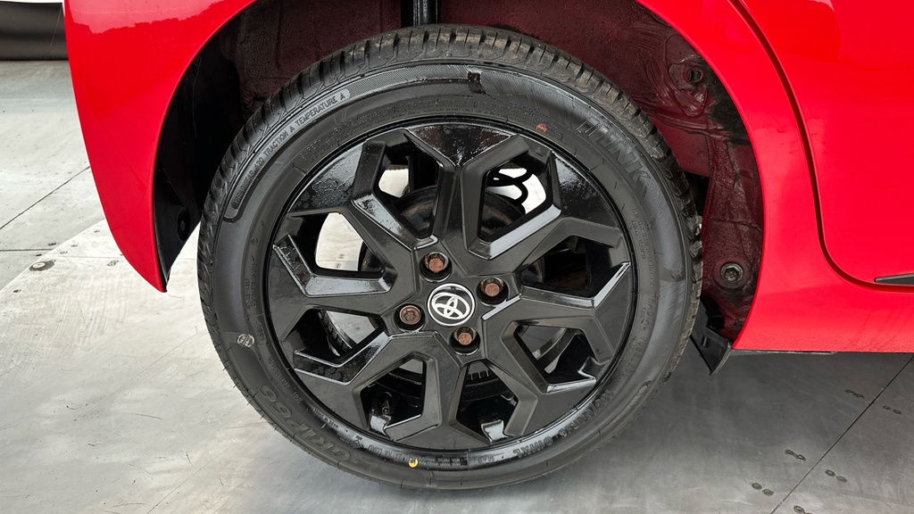 Toyota Aygo X X-play Silver #23