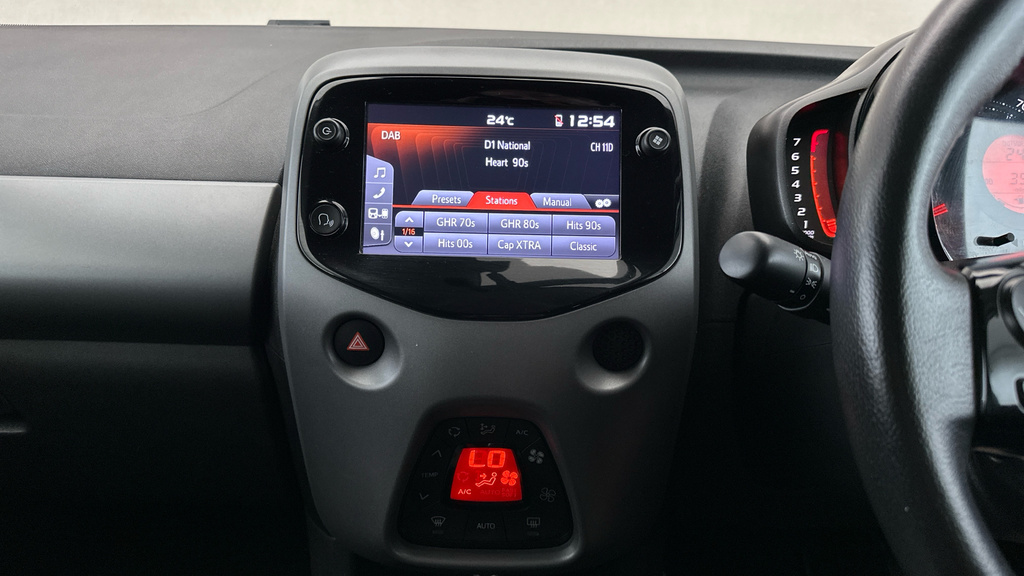 Toyota Aygo X X-play Silver #16